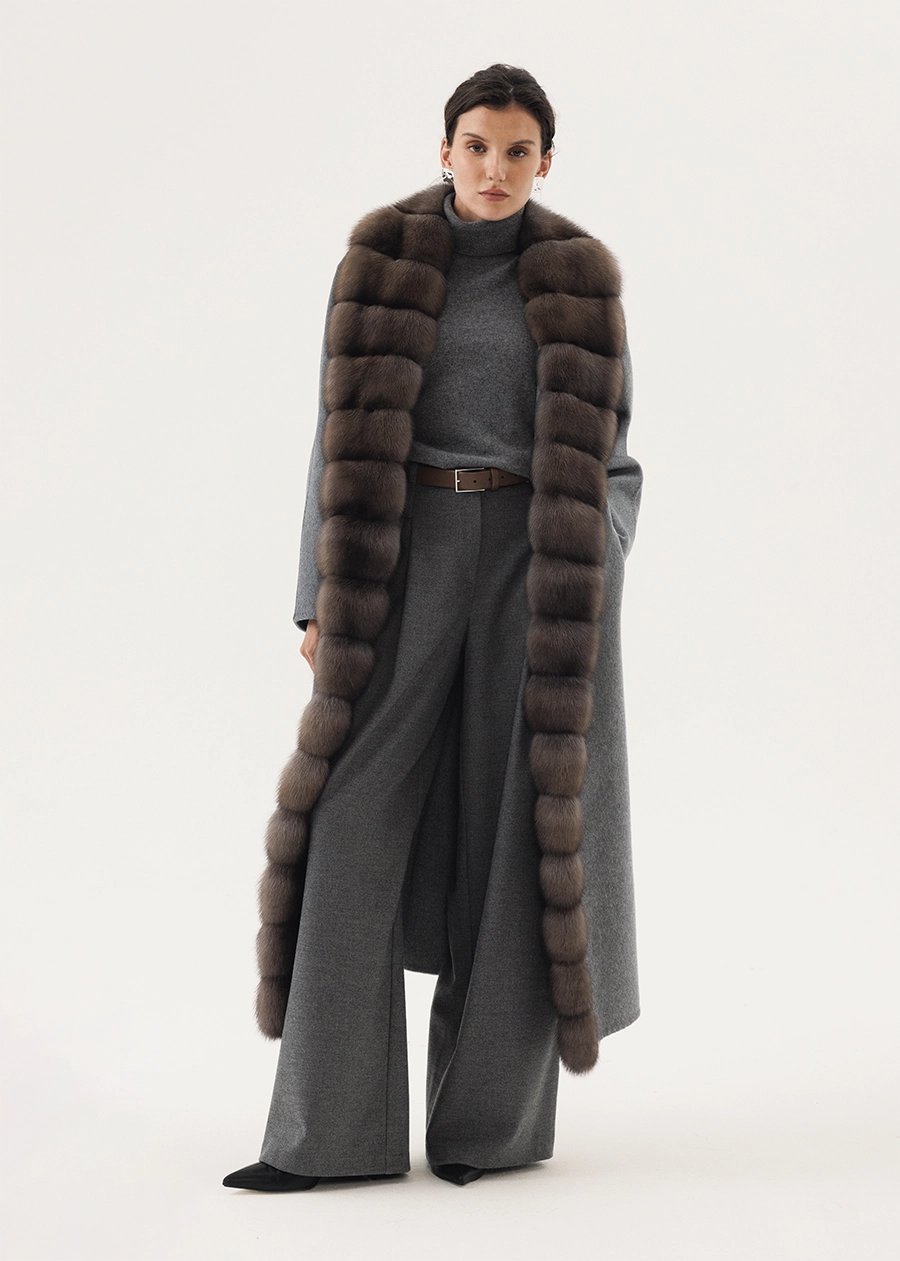 Пальто из кашемира c отворотной бортовой отделкой из натурального меха соболя
