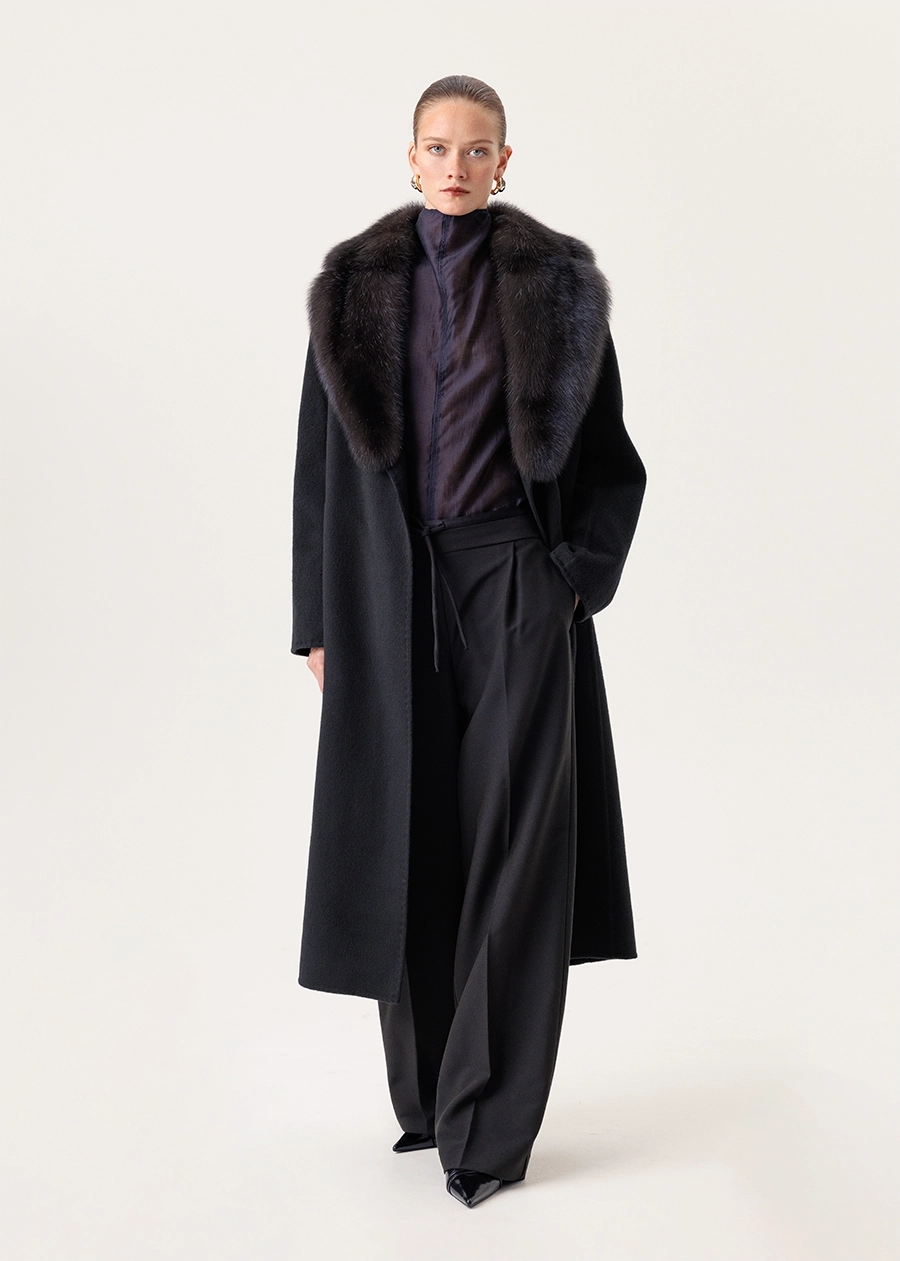 Кашемировое пальто с цельным английским воротником из меха соболя