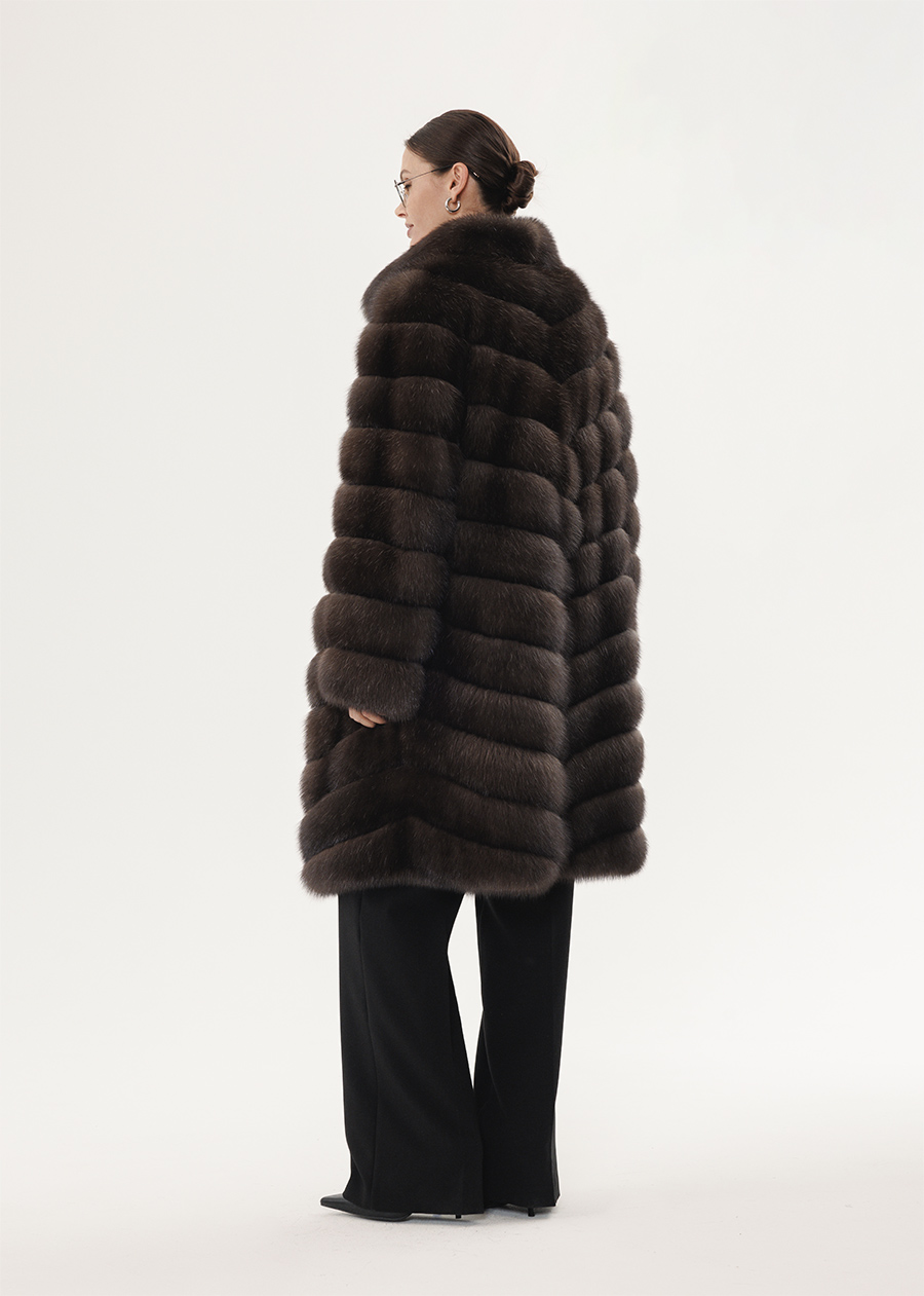 Длинная соболиная шуба в оттенке Графит с воротником-стойкой