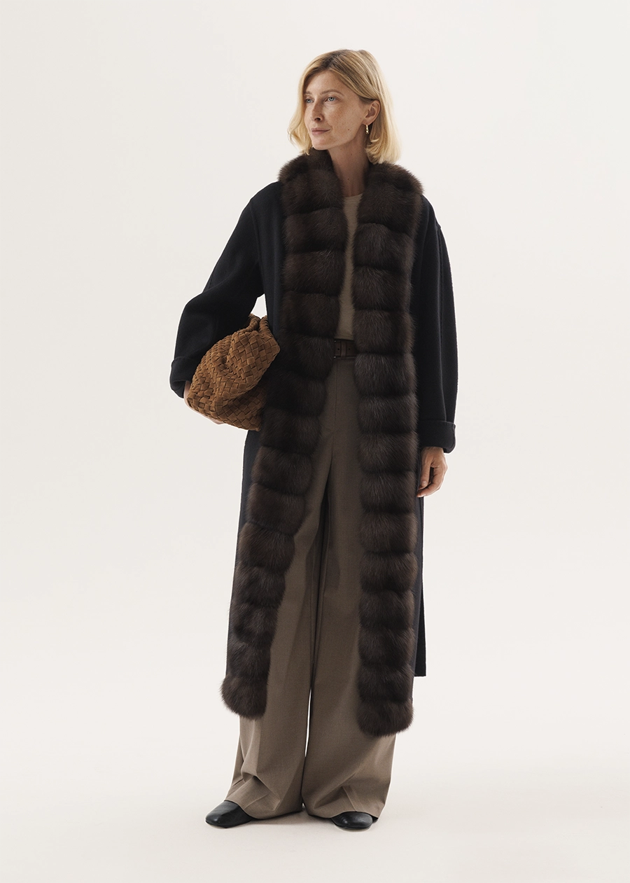Пальто из кашемира c опушкой из натурального меха соболя итальянской выделки
