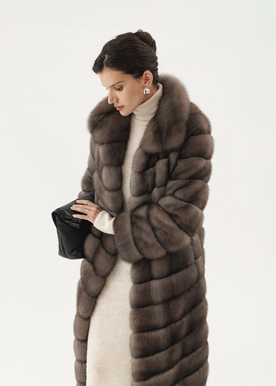 Соболиная шуба с отложным воротником