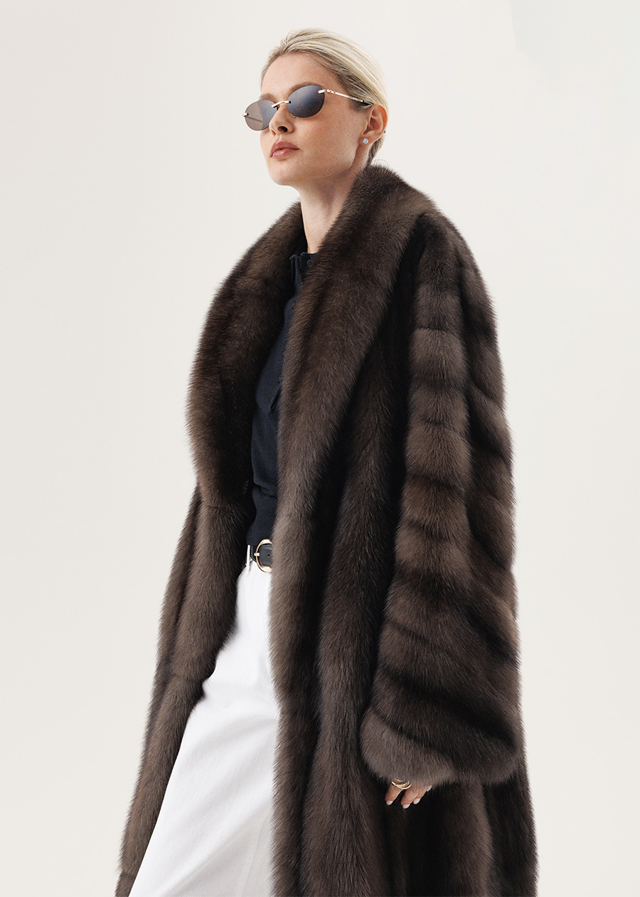 Долевая шуба из соболя с цельным шалевым воротником