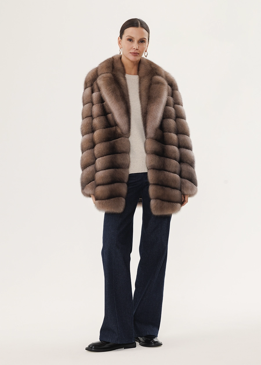 Шуба из соболя с рукавом в технике Chevron Wave