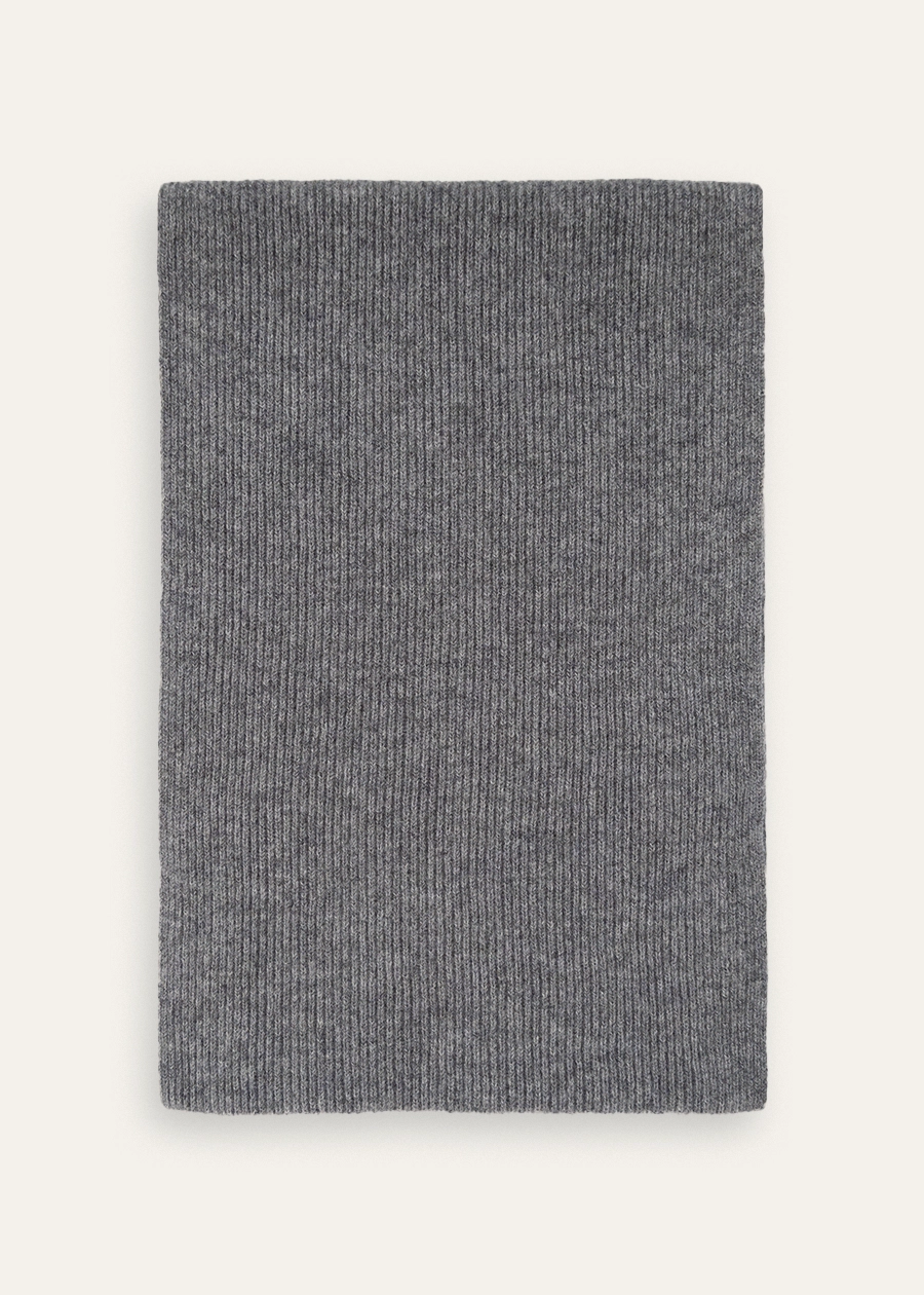 Вязаный шарф из кашемира в жемчужно-сером оттенке