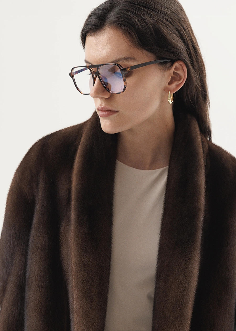 Шуба из скандинавской норки в ореховом оттенке