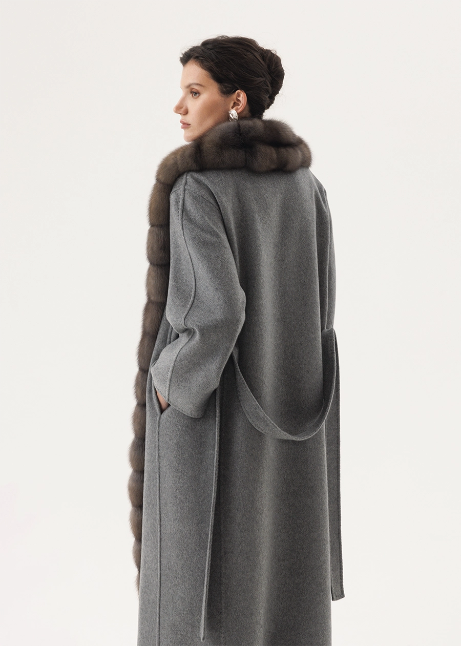 Пальто из кашемира c отворотной бортовой отделкой из натурального меха соболя